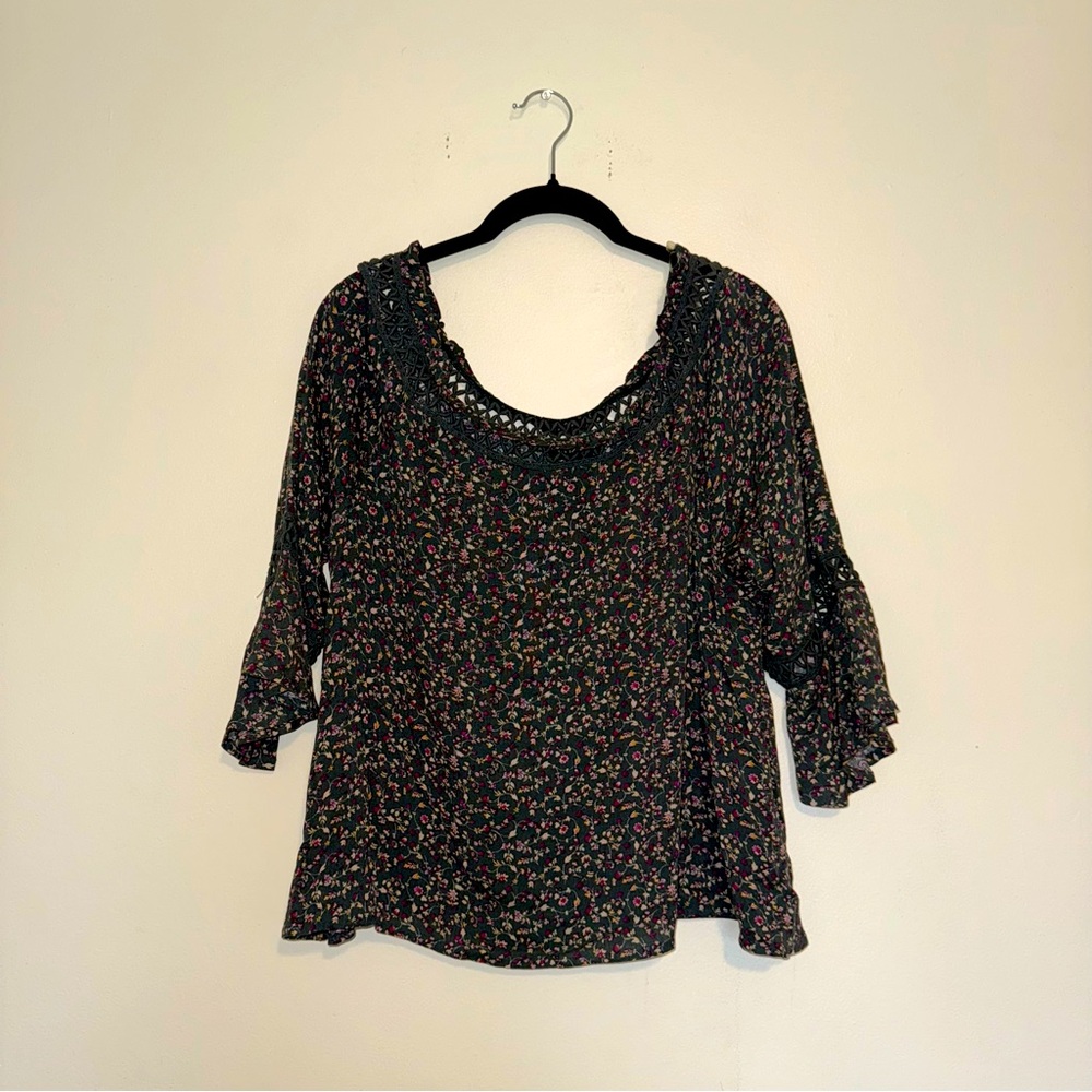 Timing | Black Ruffled Relaxed Blouse